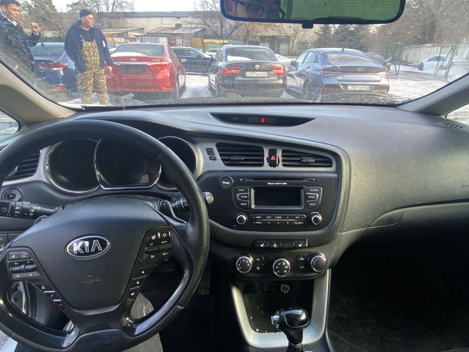 Продам kia ceed.