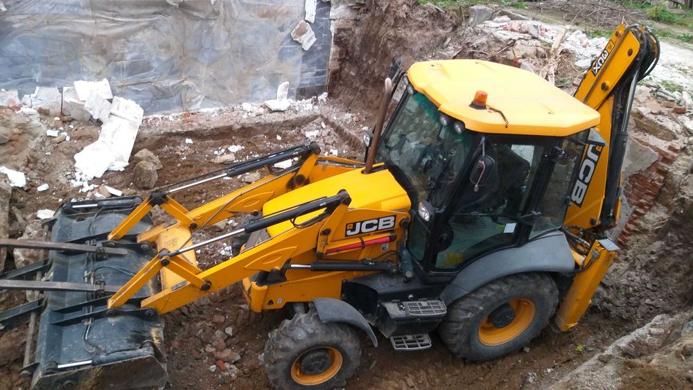 inchirem buldoexcavator cu picon , fundatii , demolari