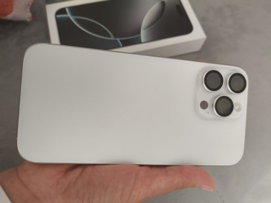 Iphone 16 pro max белый 90% акб