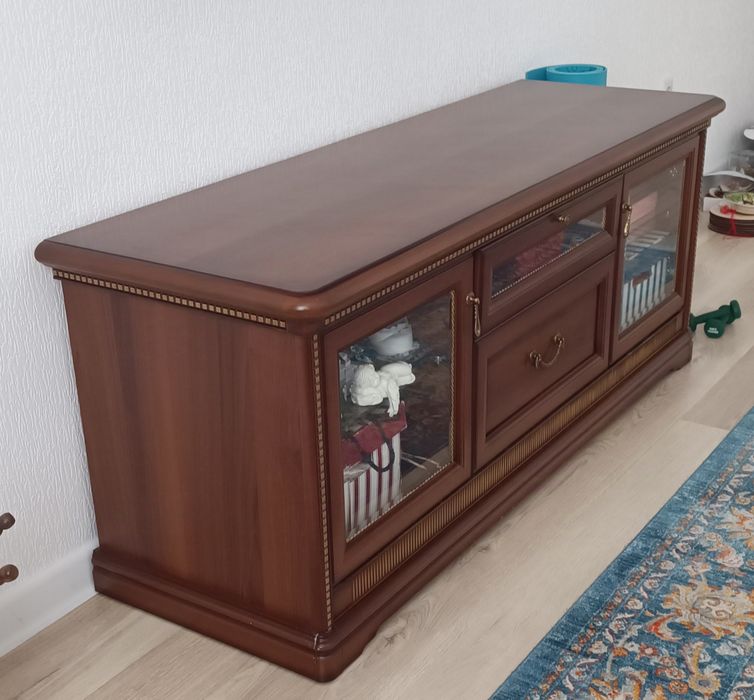 Камод под телевизор