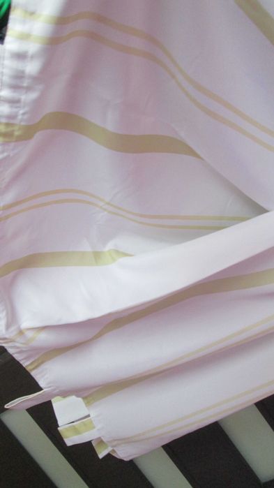 2  draperii albe elegante