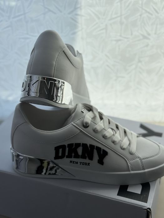 Продам абсолютно новую обувь DKNY