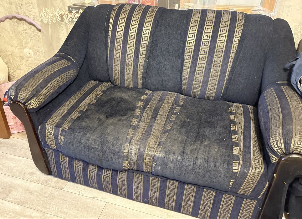 Продам диван.