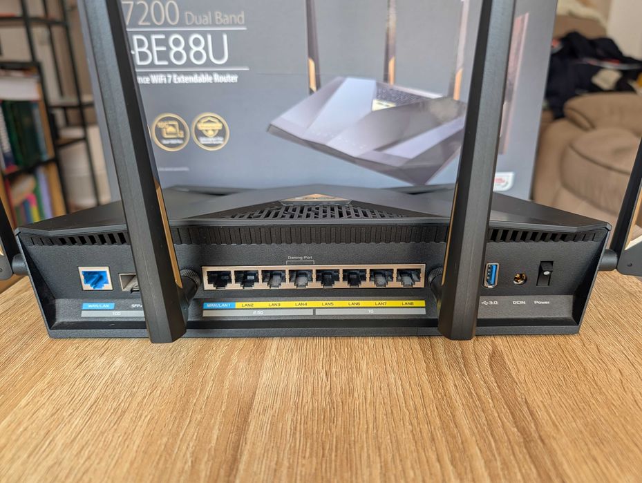 Router Asus RT-BE88U- WiFi 7 (802.11BE) 7.2 Gbps, in garantie pana pe 05.06.2027