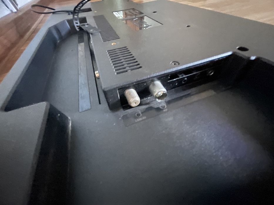 Продам телевизор Yasin32E 59 TS