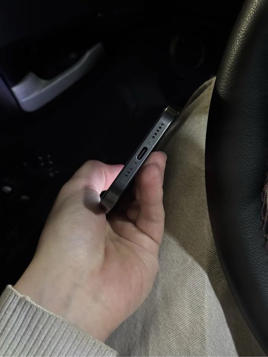 iphone 15 pro в идеальном состояний