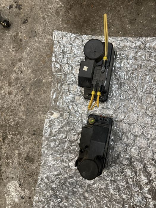 Mercedes w124 Вакум Помпа Централно Заключване