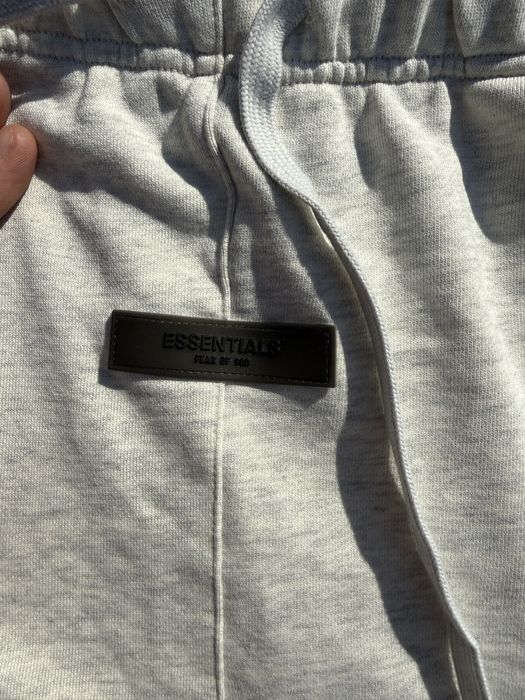 Pantaloni Essentials