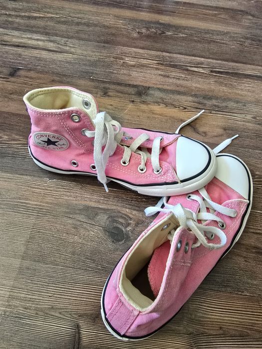 Converse Chuck Taylor
Размер 33.5.