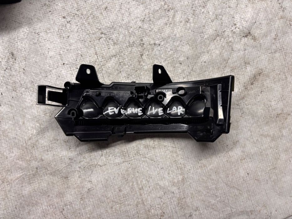 Ляв мигач в огледалото• Evoque / Velar / F-Pace