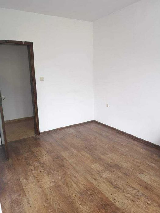 Дава се под наем Двустаен апартамент в Бургас, Възраждане - 72 кв.м за 102 € - Снимка #8