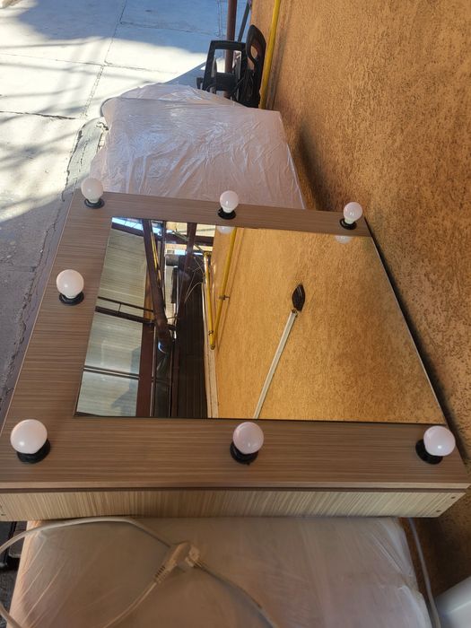 Vand oglinda machiaj