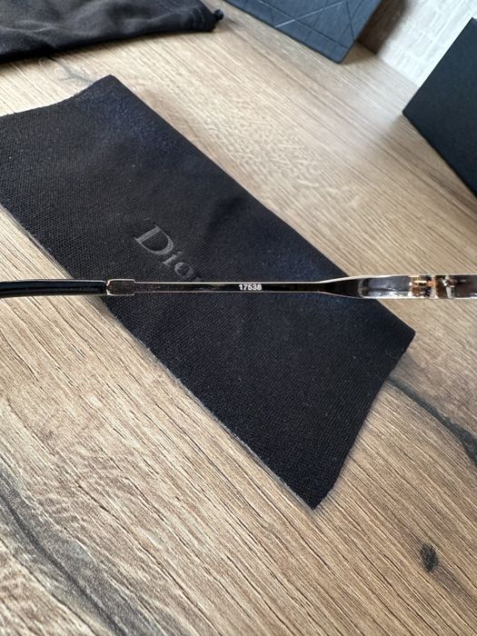 Ochelari de soare Dior, Noi!