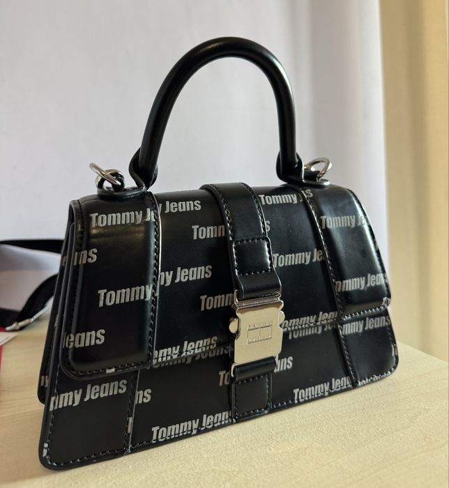 Оригинална чанта Tommy Jeans