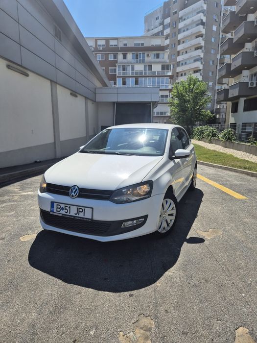 VOLKSWAGEN Polo 2013