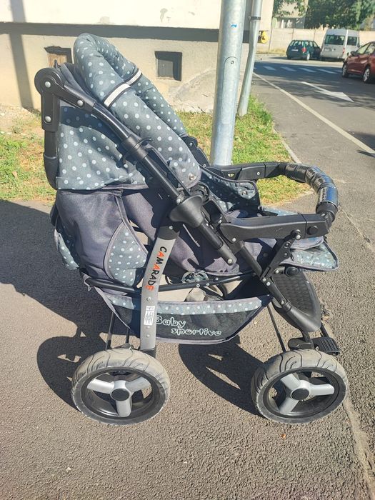 Vând cărucior sport cu poziție somn