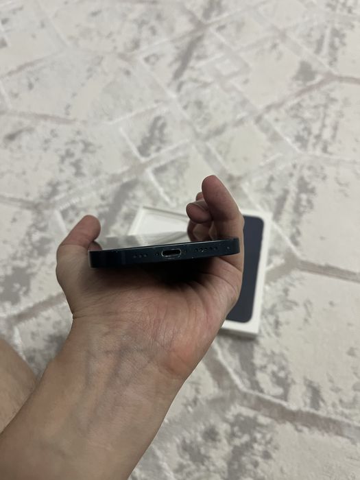 Айфон 13 в хорошем состояний