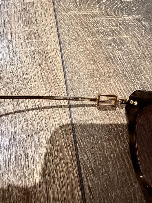 Слънчеви очила FENDI