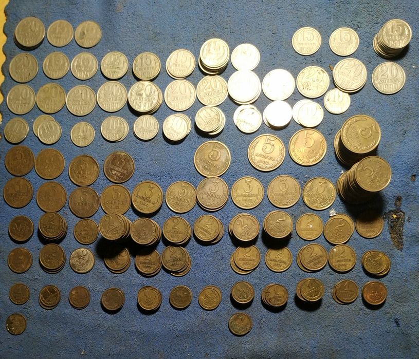Монеты разные . Юбилейные советские рубли , оптом по  5 000с .