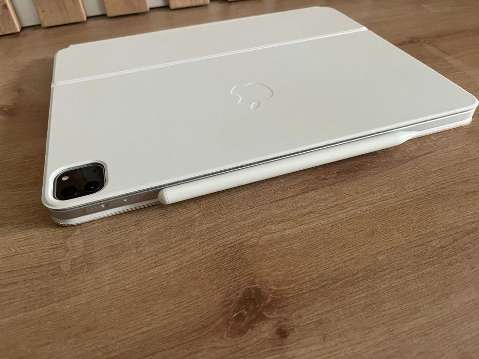 Ipad Pro 12.9 (5th Gen) + Magic Keyboard + Pen