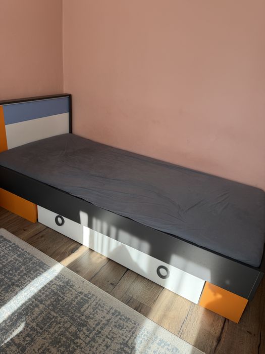 Mobilier dormitor / cameră – dulap, pat și birou