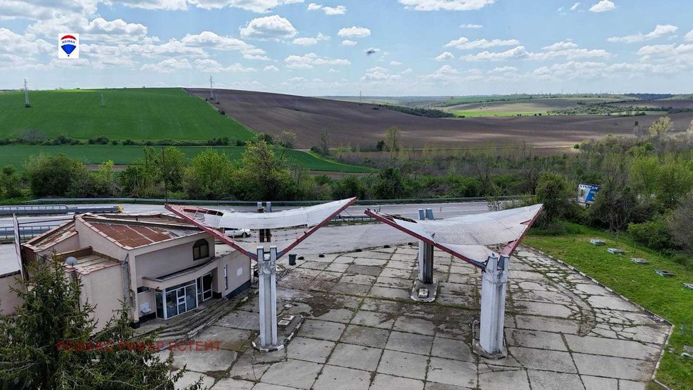 Бизнес имот / бензиностанция за продажба главен път Русе - София