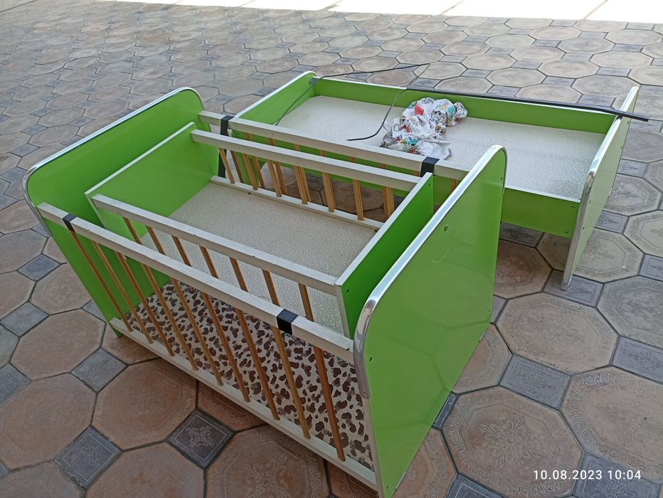 Детский манеж и кровать 3/1 .