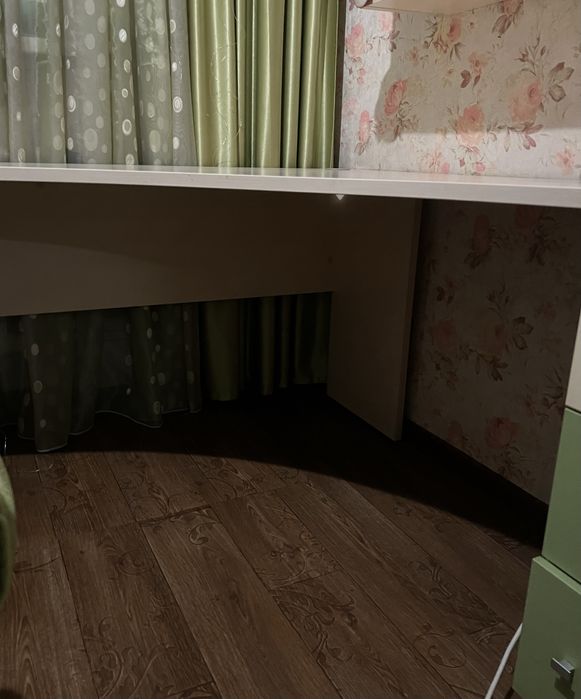 продам письменный стол