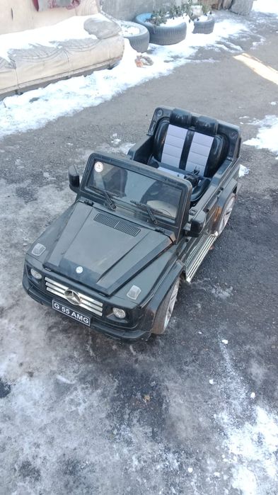 Игрушечный мерседес