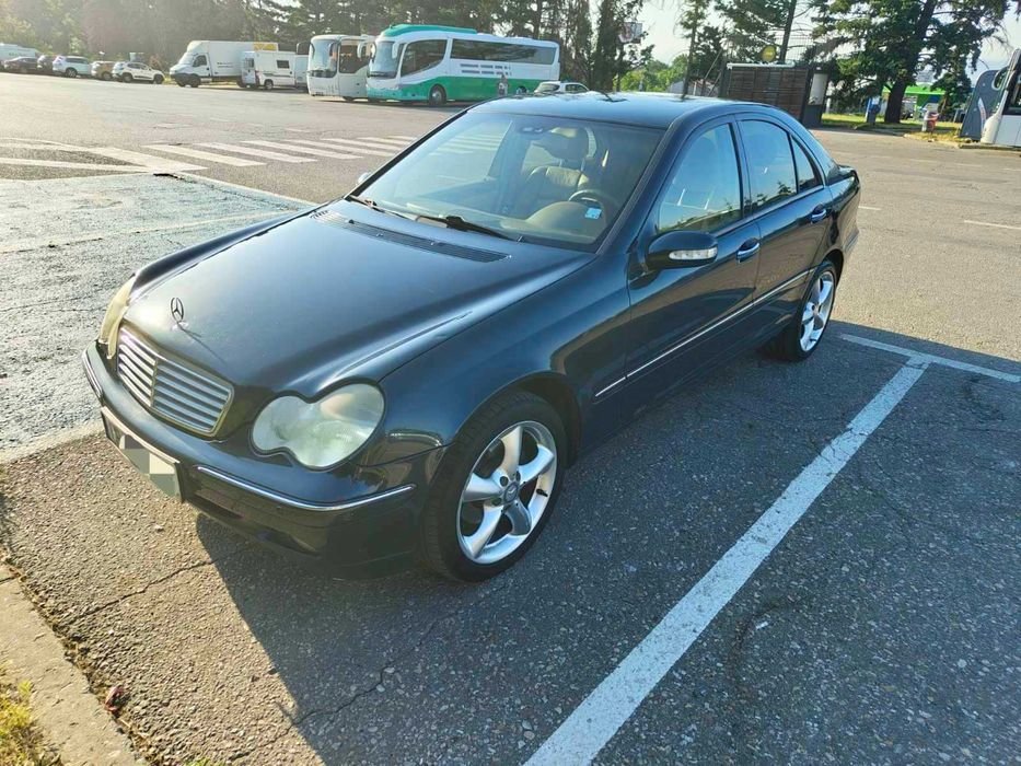 Mercedes-Benz w203 220cdi elegance  ; автомат, кожа.