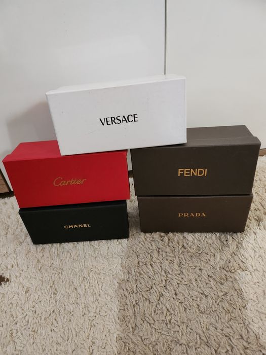 Кутии за очила различни марки