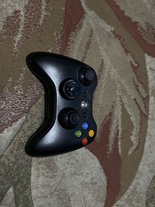 Продаю Xbox 360 slim