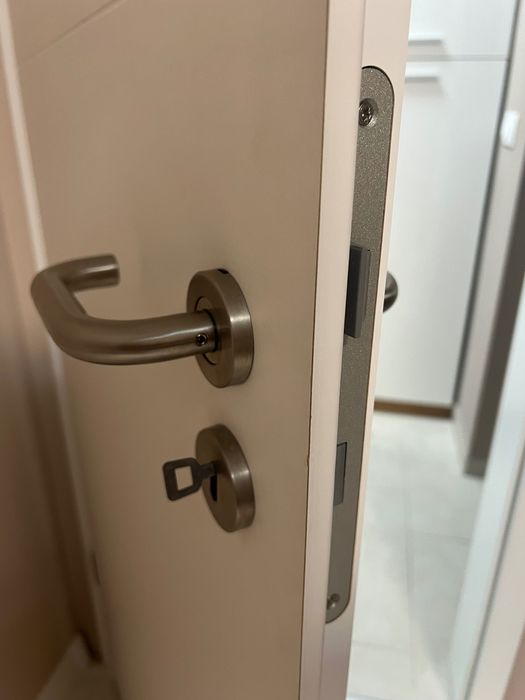 Интериорна врата