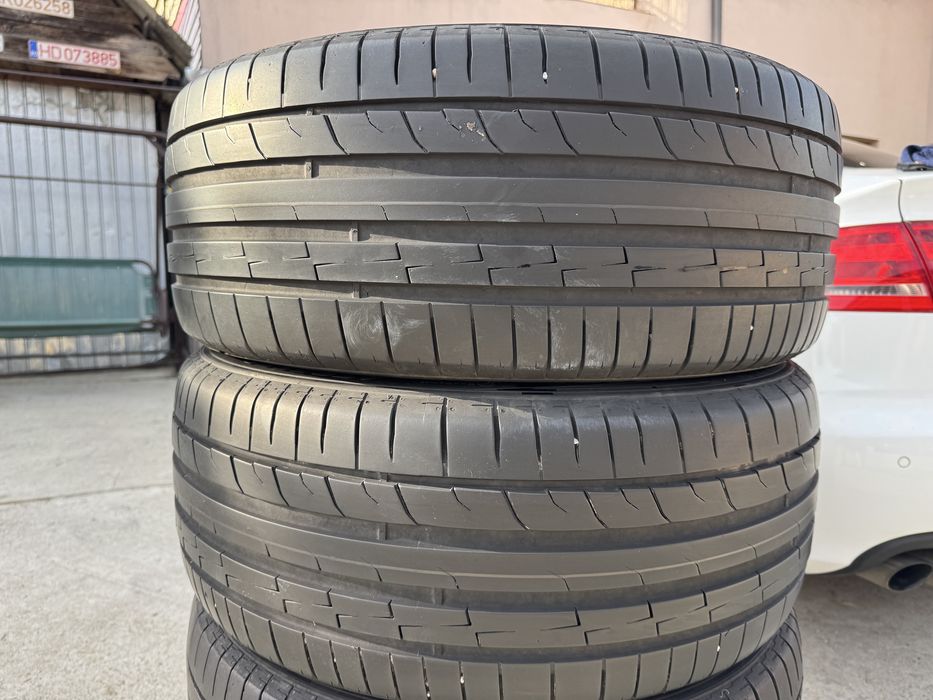 Roti / Jante Momo 5x112 R18 ET 25 concave 8J negre cauciucuri vara 245/45/18 DOT 5123