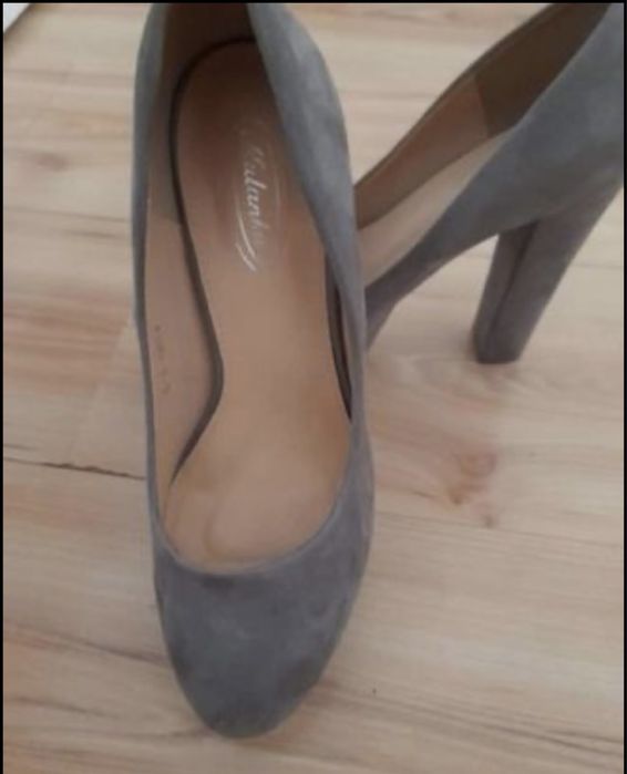 Pantofi cu toc gri