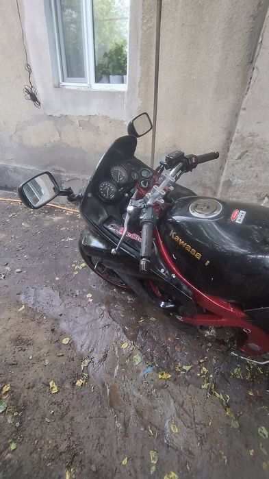 Kawasaki zzr 600