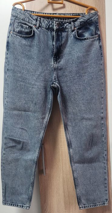 Продам джинсы MOM