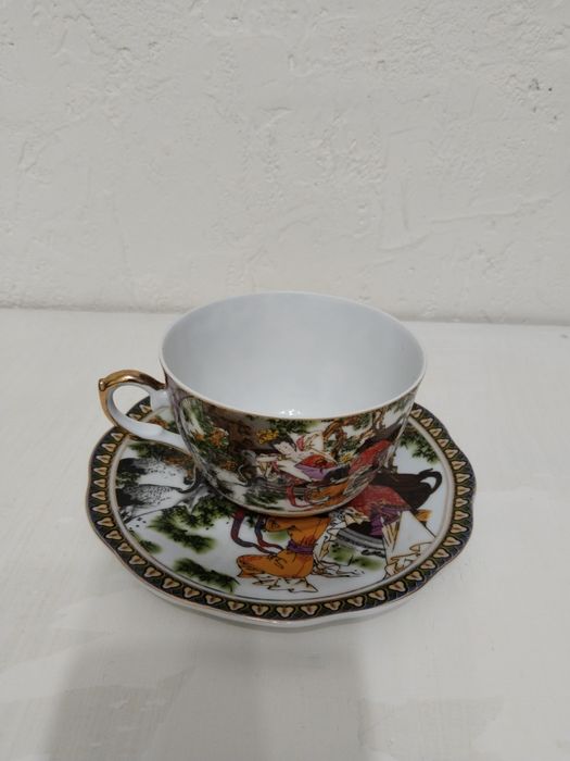 Продаю чайный сервиз.