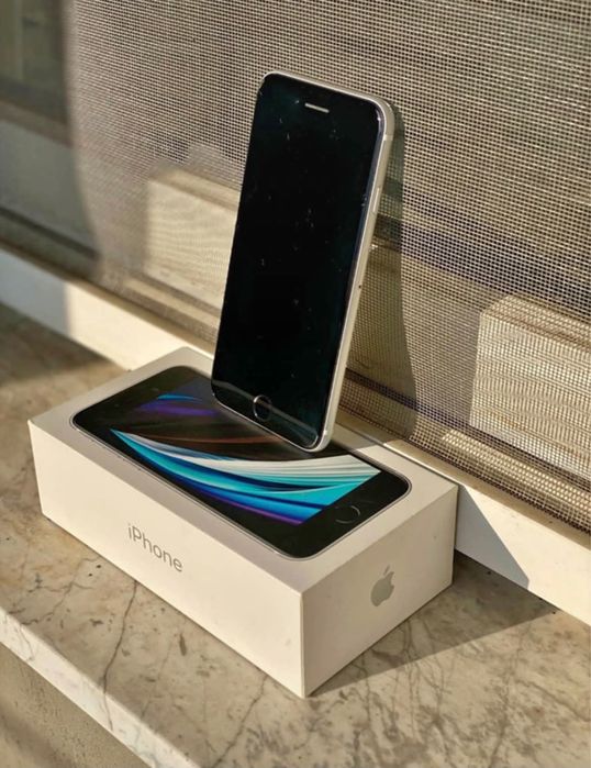 Telefon iPhone SE 2020