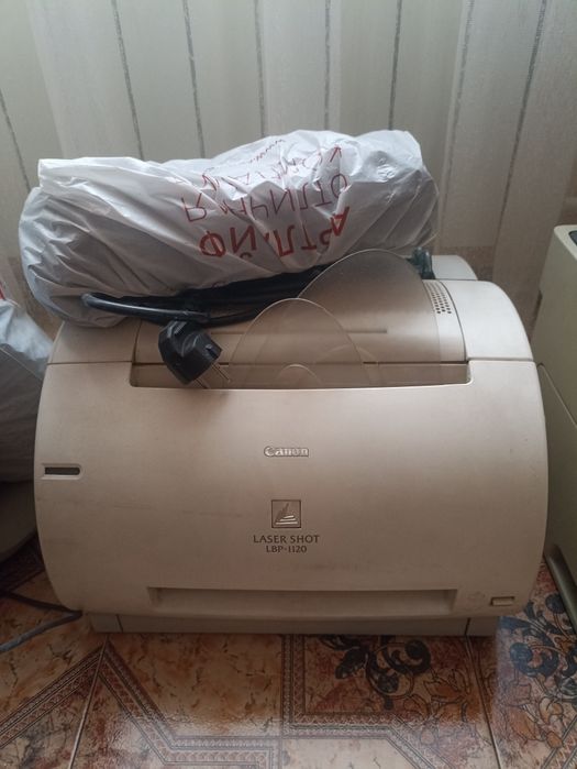 Принтеры Canon 1120, 810 и HP lazer Jet 1320