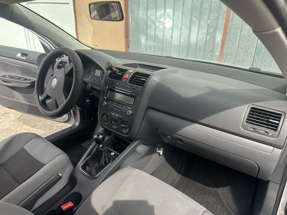 Volkswagen Golf 2009 diesel, 2.965 € — imagine 3