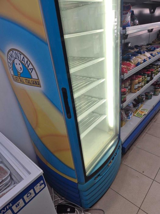 Минусова хладилна витрина