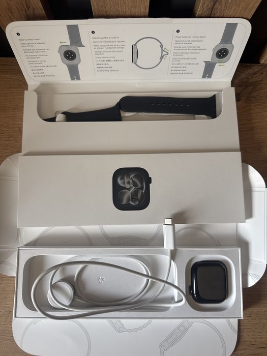 Apple Wotch 11 42mm. Jet Black