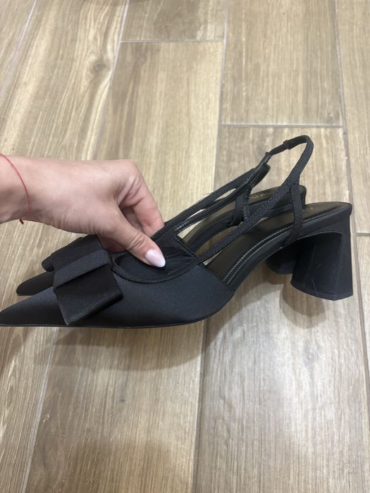 Високи обувки Зара