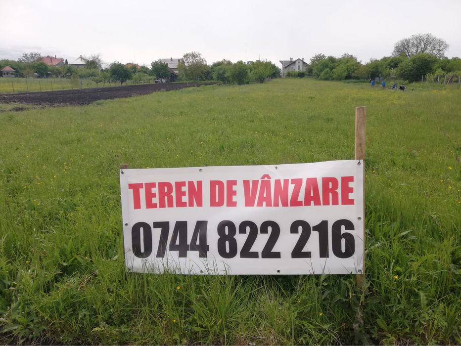 Vând teren intravilan  parcelabil in Huedin