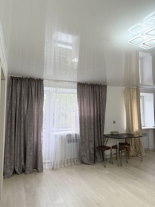 Сдам 2х комнатную Квартиру Посутчно