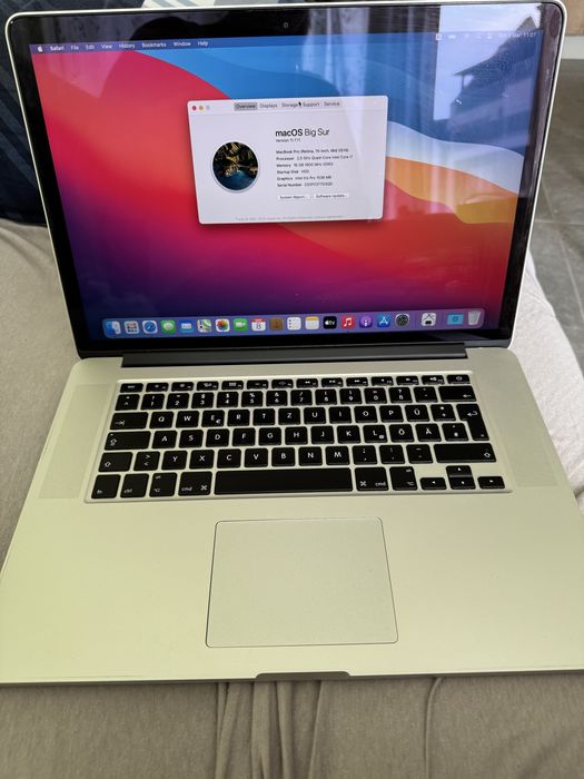 Macbook Pro laptop без забележки