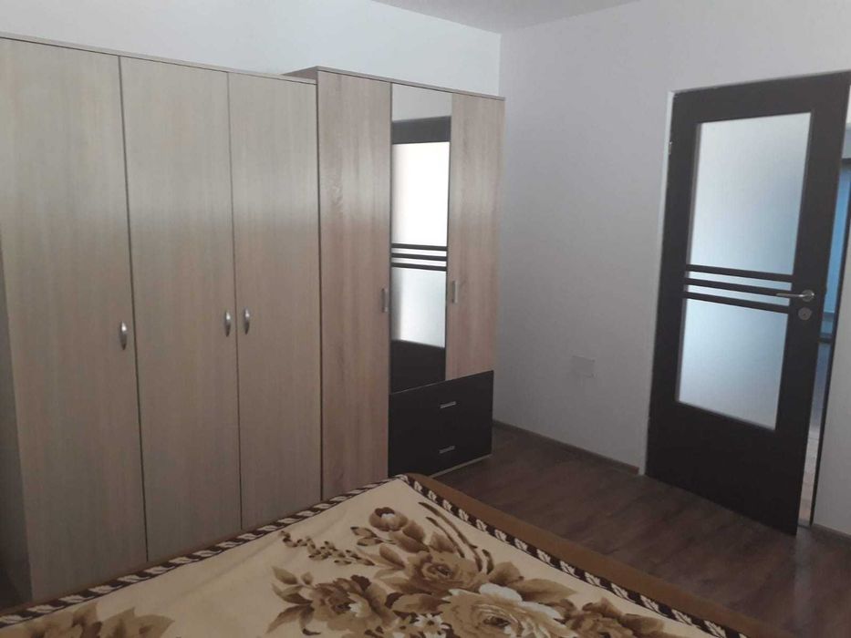Inchiriez apartament