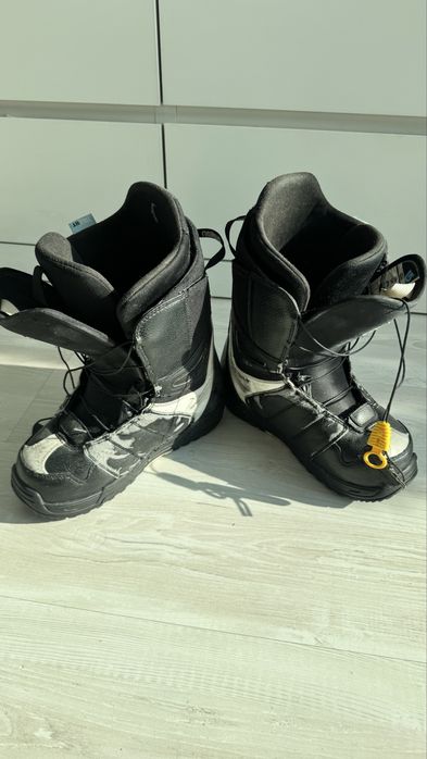 ботинки Burton для сноуборда 37 размер б/у
