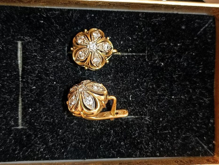 Срочно продаю золотые серьги с натуральными бриллиантами 7гр